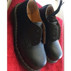 Steel toe doc martens