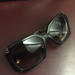 Eastern fit Louis Vuitton Women's Sunglasses
