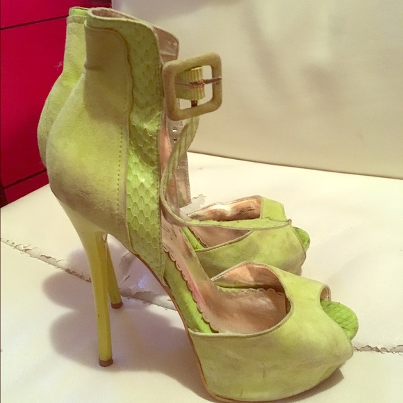 Amazing hot heels from Bebe
