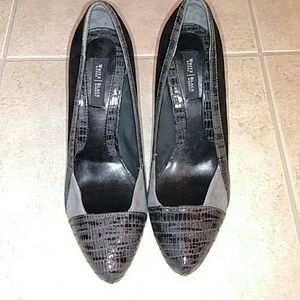 White House Black Market Shoes Like New