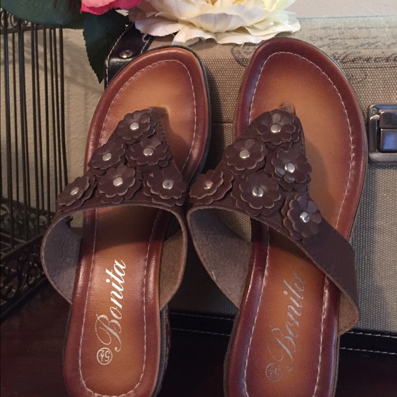 Brown wedges sandal
