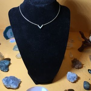 Diamond V gold choker