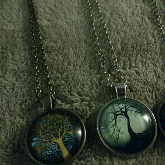 4 different patterned necklace's - Picture 4 of 4