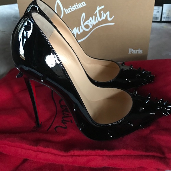 Christian Louboutin - Picture 2 of 8
