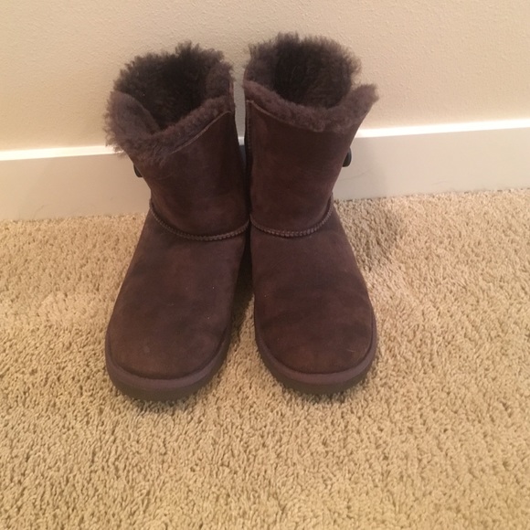 Chocolate authentic baily button UGG boots!