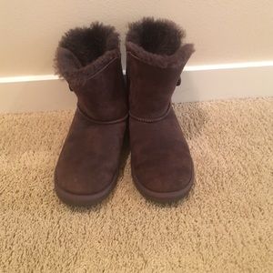 Chocolate authentic baily button UGG boots!