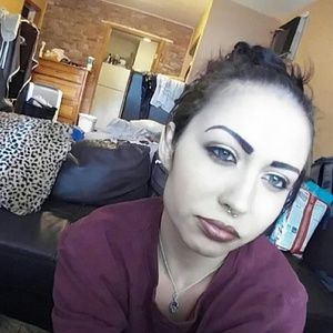Meet your Posher, Katelyn
