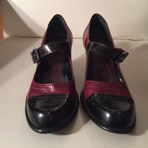 Nine West leather Mary Jane shoe
