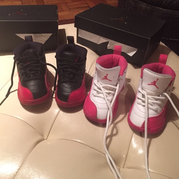 Jordan Shoes - Red and blackJordan's