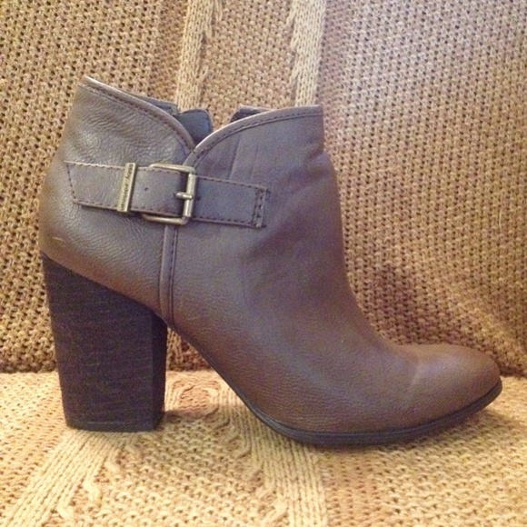 Libby Edelman Shoes - Libby Edelman Claudia Ankle Boot Taupe Booties