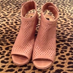 Steve Madden Suzy booties size 8