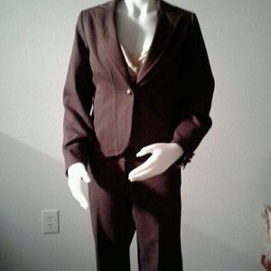 2pc Bandollino crop pantsuit
