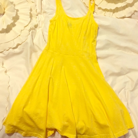 Adorable H & M dress -Last chance  ♻️ tomorrow