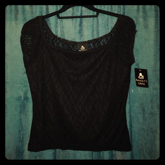 Black lace crop