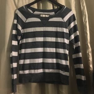 Quarter sleeve stripe shirt