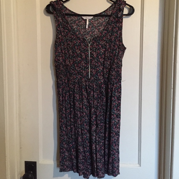 Floral dress with front zipper