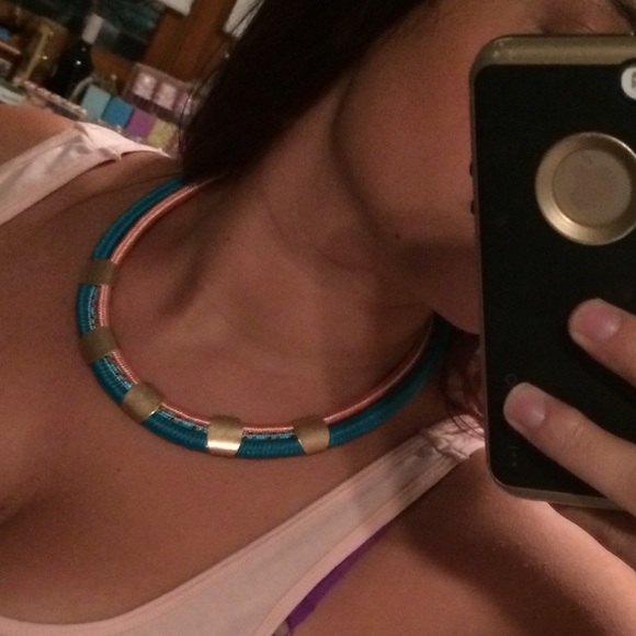 NWT Turquoise & Coral Choker w/ Gold Accents ☄️