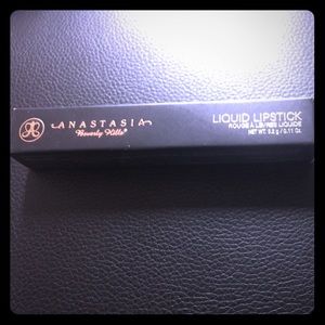 Anastasia Beverly Hills Liquid Lipstick Carina