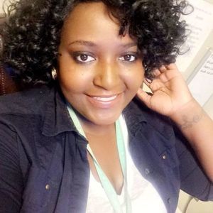 Meet your Posher, Carolyn