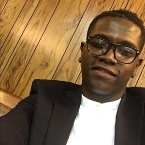 Meet your Posher, Avery