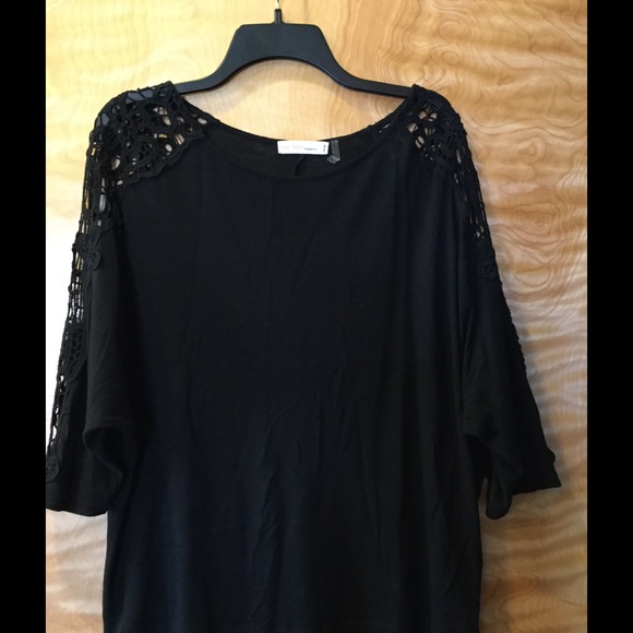 Women's dolman sleeve top