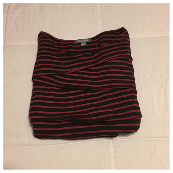Roz & Ali Red and Black Striped Top - Picture 4 of 4