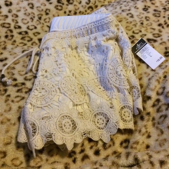 Comfy, cute shorts! Open to offers🤗