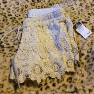 Comfy, cute shorts! Open to offers🤗