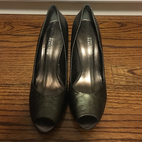 Kenneth Cole Reaction high heels