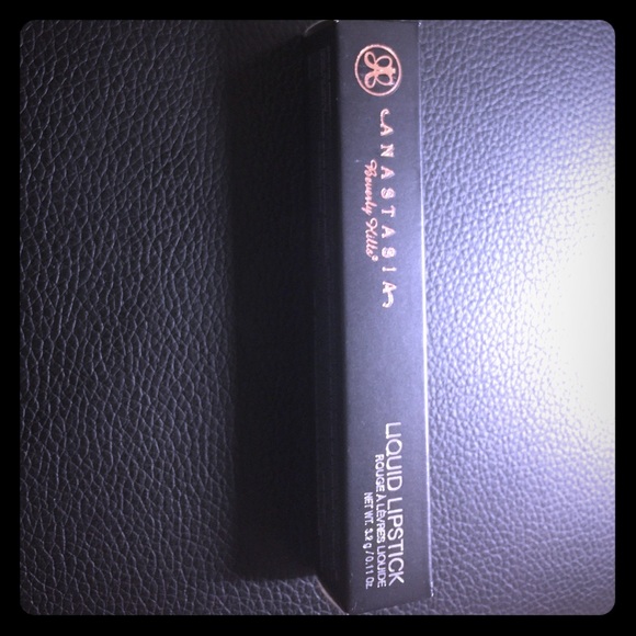 Anastasia Beverly Hills Liquid Lipstick Vamp