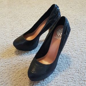 VINCE CAMUTO Black High Heels