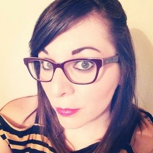 Meet your Posher, Courtney