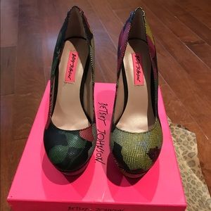 Brand new Betsy Johnson heels