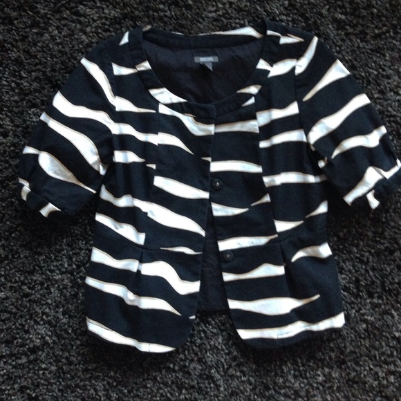 Kenneth Cole Office Top