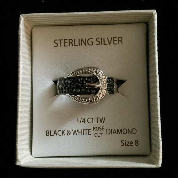 🦄sale🦄 Black & White diamond silver ring
