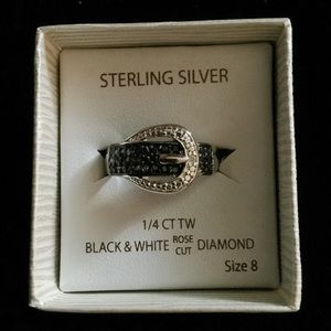 🦄sale🦄 Black & White diamond silver ring