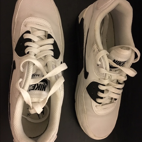 Black & White Nike