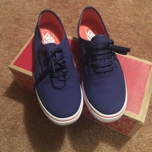 authentic lo pro... good condition worn twice