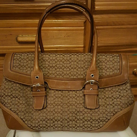 Coach purse - Picture 1 of 5
