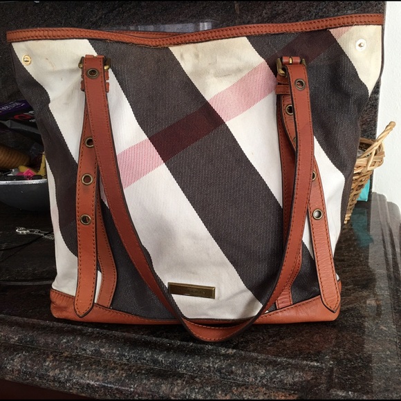 Burberry Handbags - Authentic Burberry tote