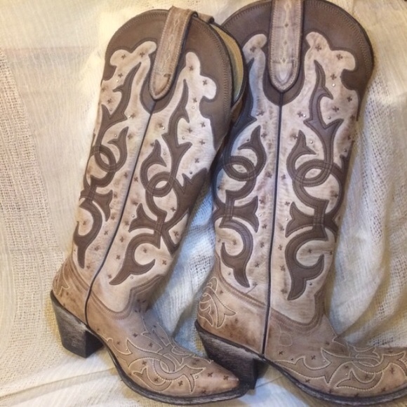 Cowgirl/cowboy boots 👢