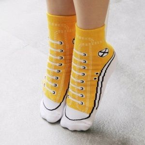 B&EGG socks like shoes crew socks