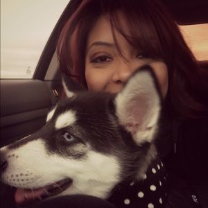 Meet your Posher, Moni