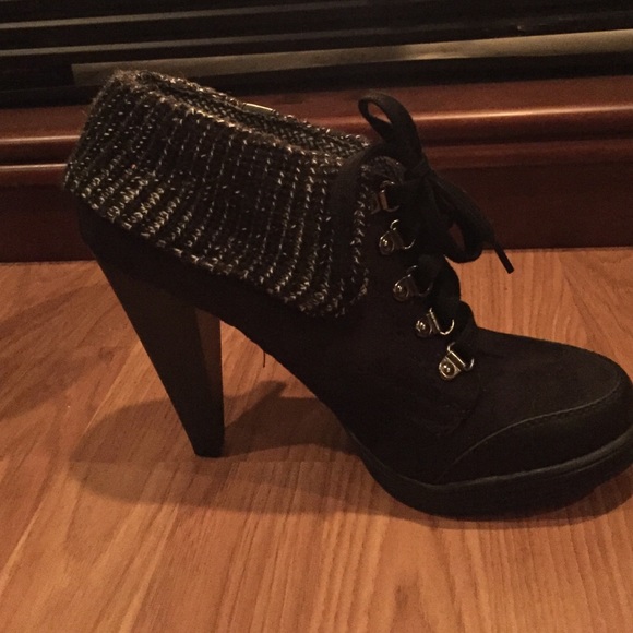 ON HOLD - Picture 3 of 4