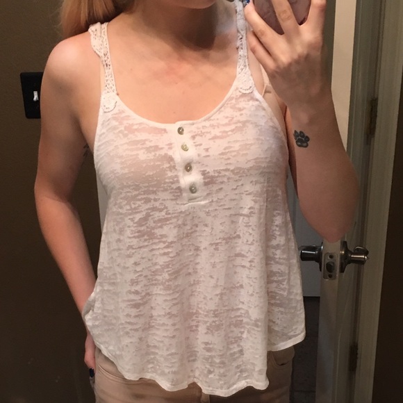 Bundle of tank tops - Picture 4 of 4