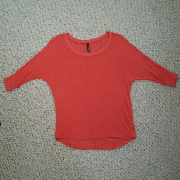 🔴 2 for $10  Full Tilt Melon High & Low Shirt