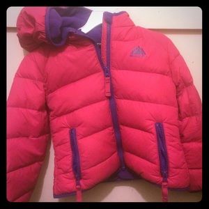 ✨Girls winter jacket, it'll be cold soon ✨