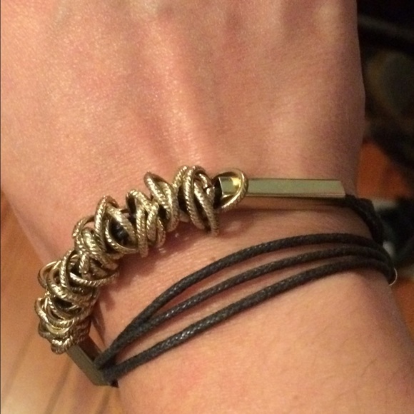Beautiful Leather Bracelet w/ Gold Ring Accents - Picture 3 of 4