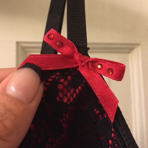 NEW‼️ Red & black satin & lace corset top - Picture 2 of 3