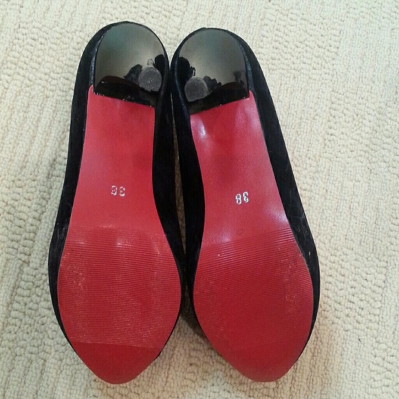 SOLD Glamorous Black Pumps - Picture 4 of 7